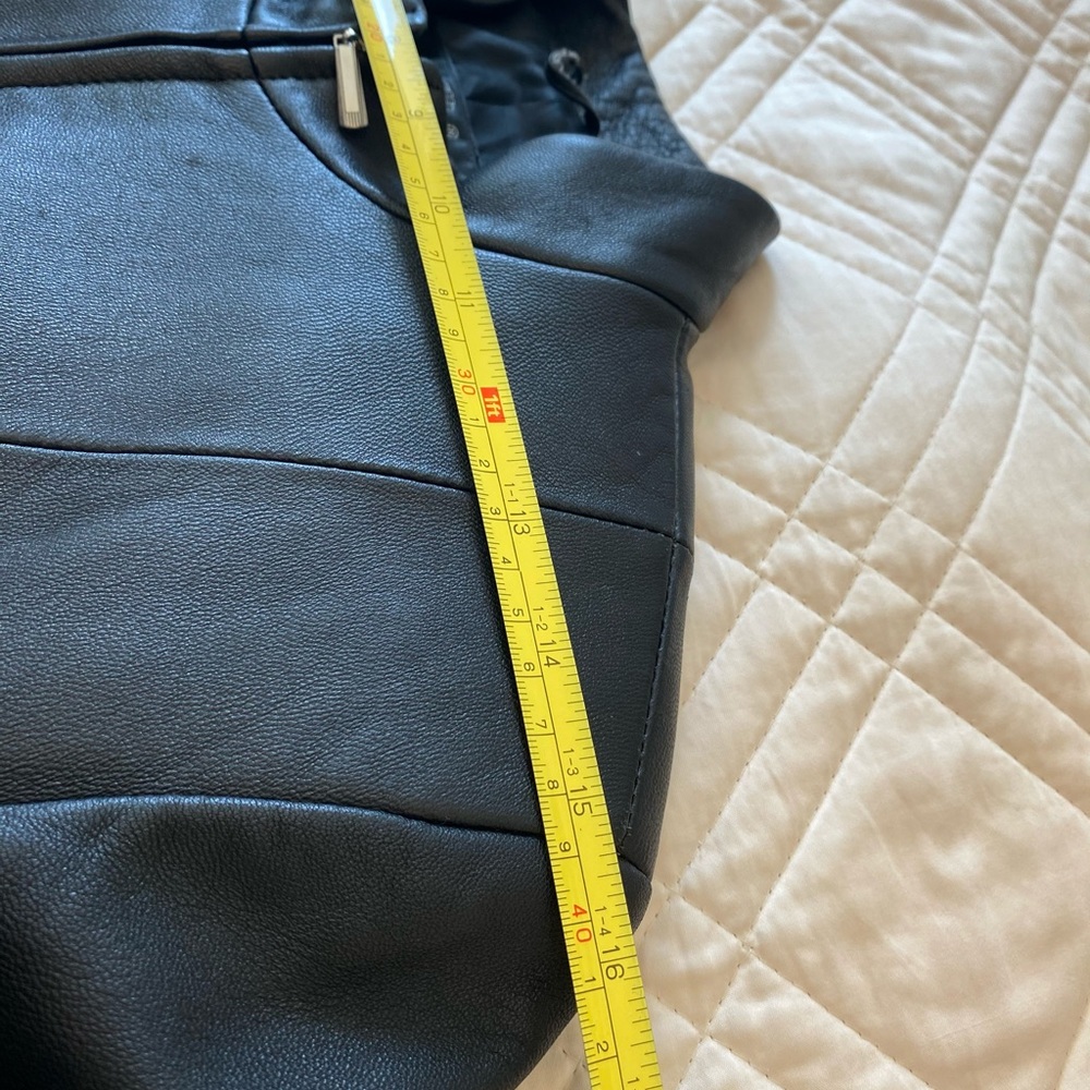 Nice Quality Leather Jacket - image 6